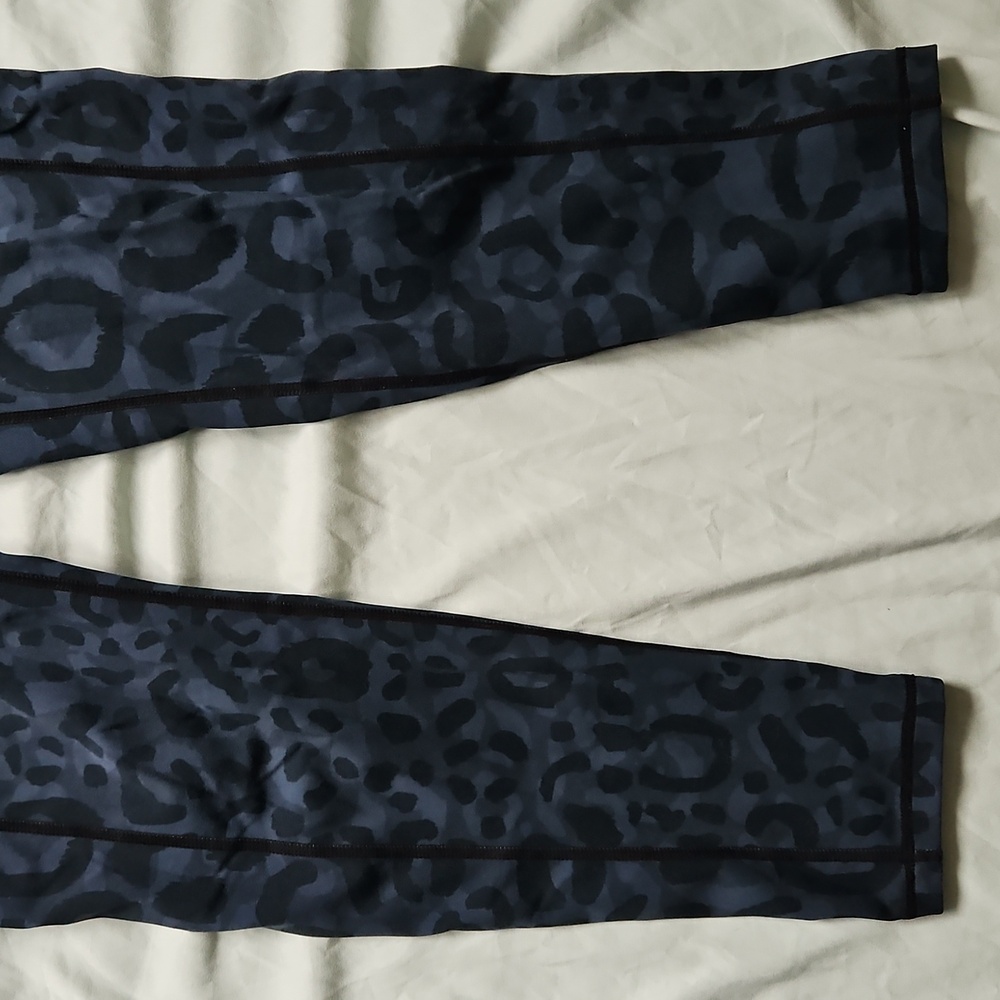 Colorfulkoala Leopard Print Leggings, Size L - Picture 4 of 6